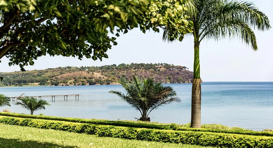 Lake Tanganyika Hotel 4