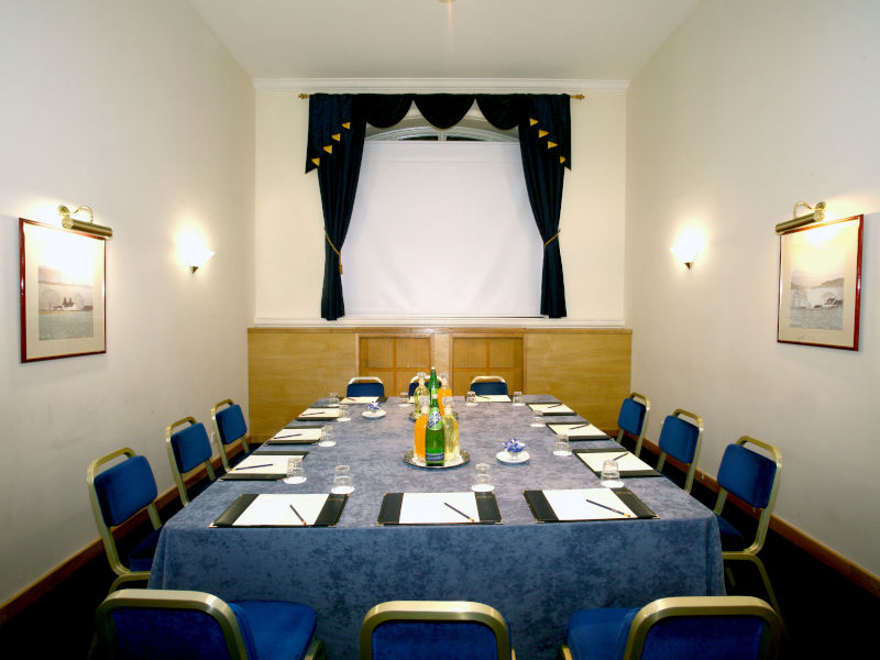 Syndicate Room