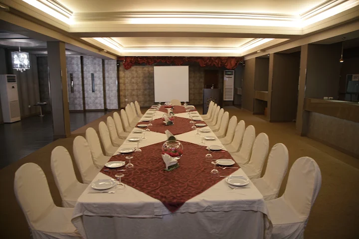Mamba Point Hotel 5