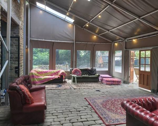 Shooting Lodge