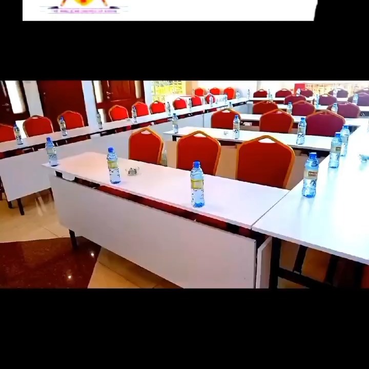 Cozy Private Boardrooms