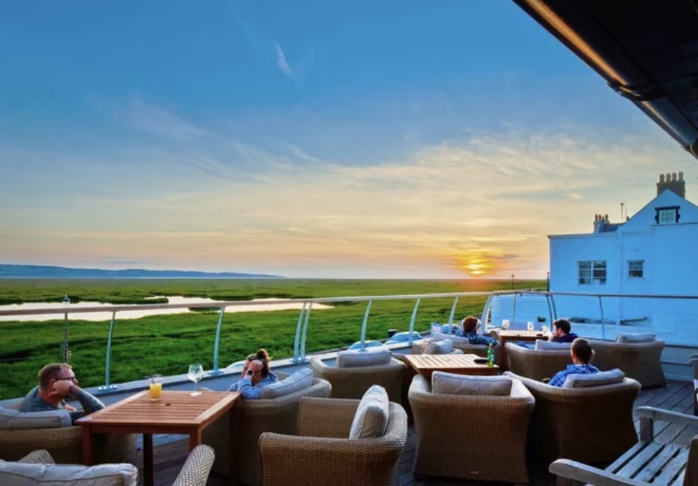 The Ship Hotel (Parkgate) 3