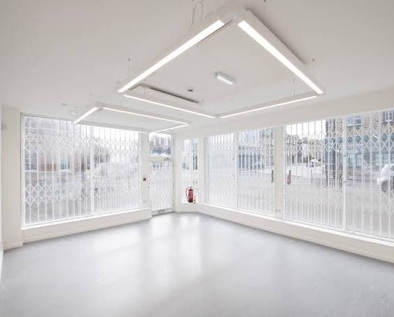 Globe Gallery 3